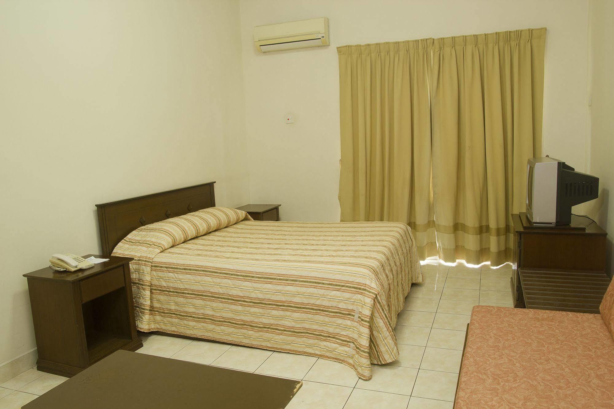 Suria Service Apartment-Hotel Bukit Merah Kültér fotó