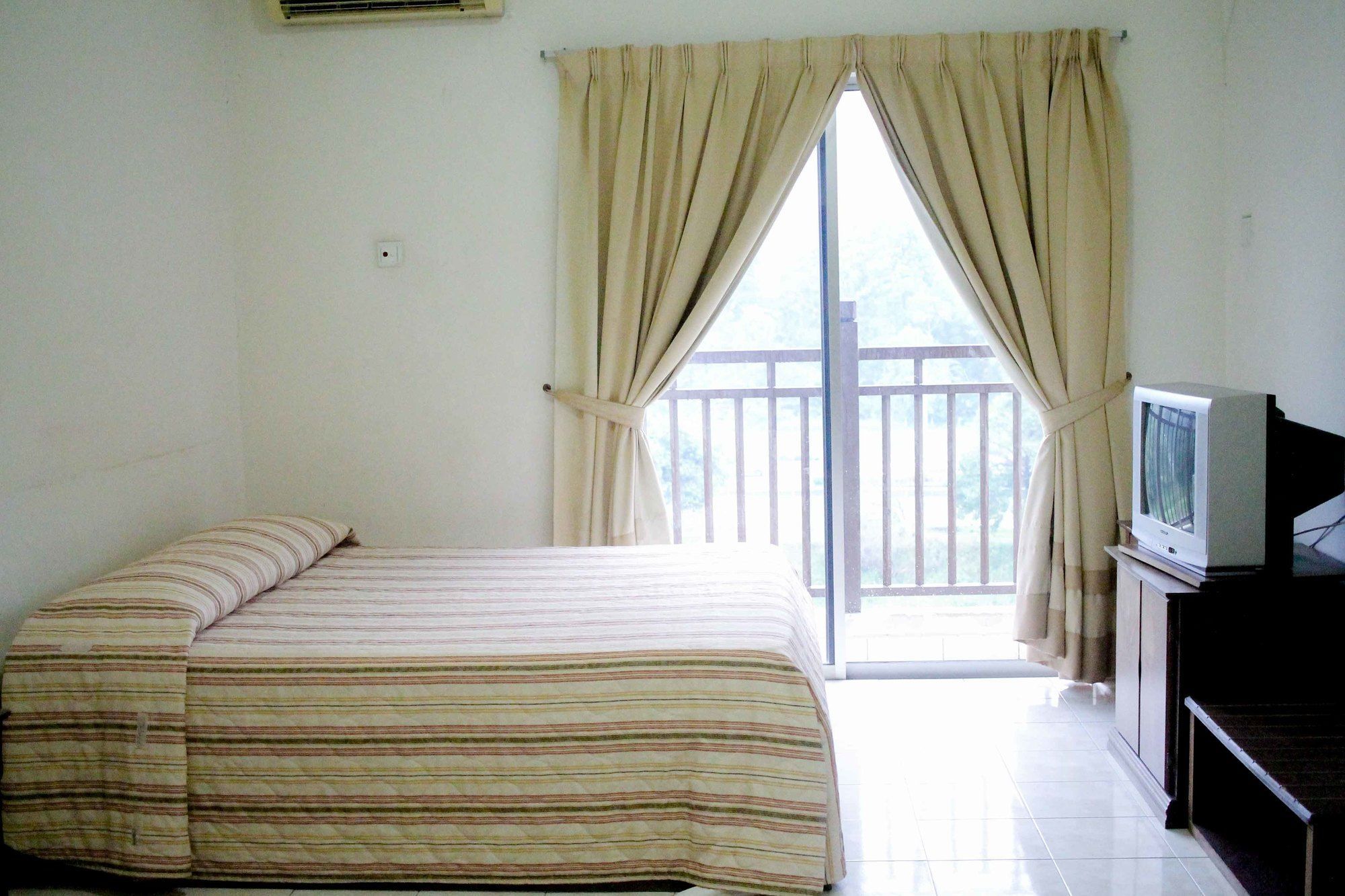 Suria Service Apartment-Hotel Bukit Merah Kültér fotó