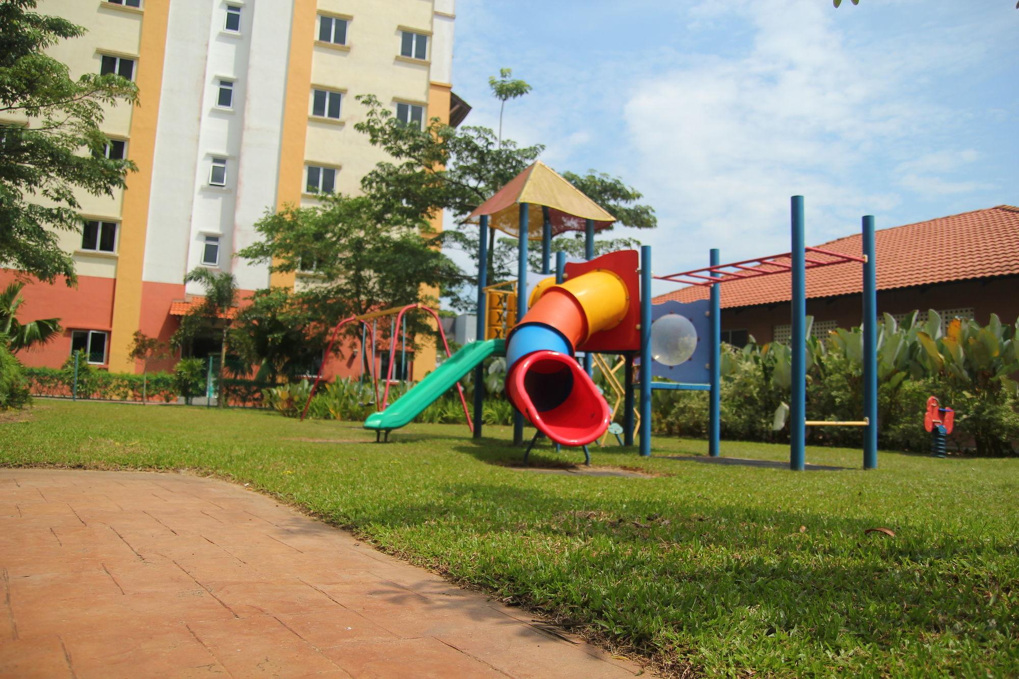 Suria Service Apartment-Hotel Bukit Merah Kültér fotó